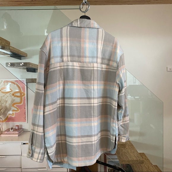 Lightweight Pastel Plaid Flannel Like New - Picture 3 of 3